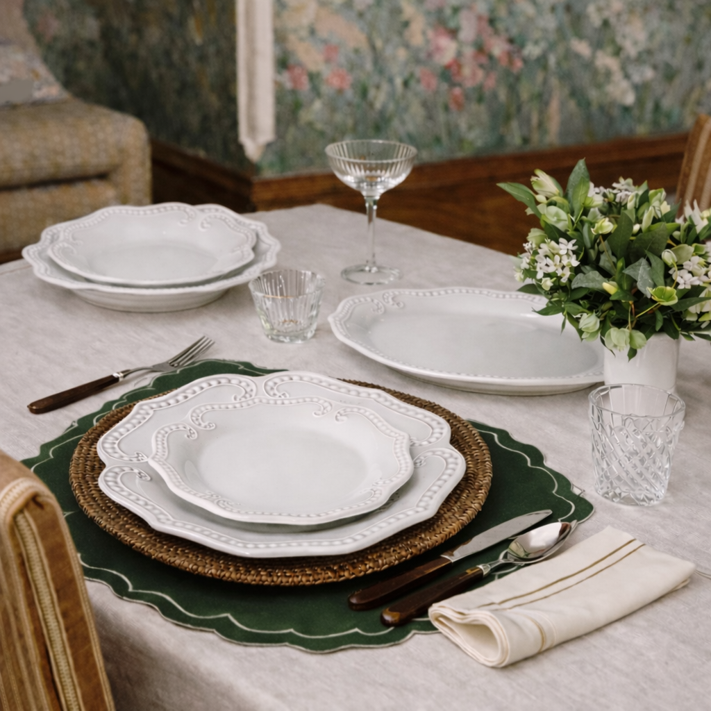 Classic embossed porcelain plates – ÉLIA collection